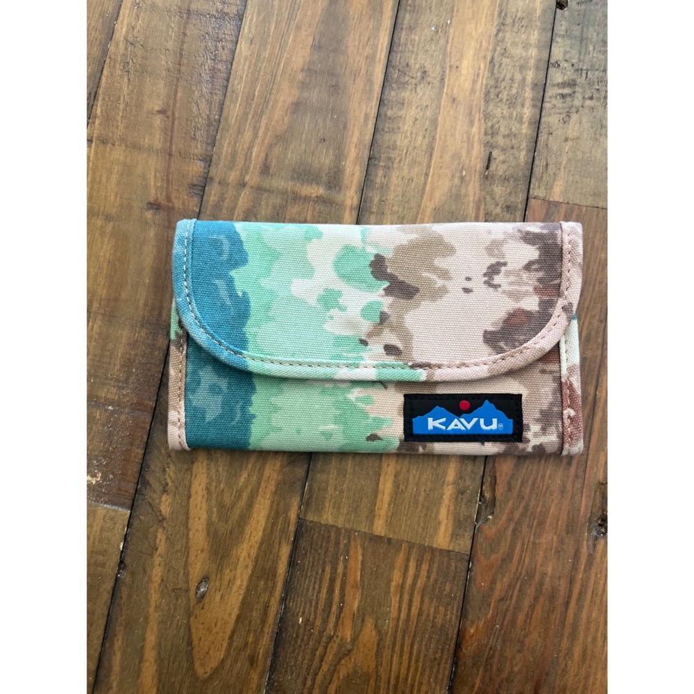KAVU Big Spender Wallet Canvas Tri-Fold Women OS Multicolor Excellent‎ Gorpcore